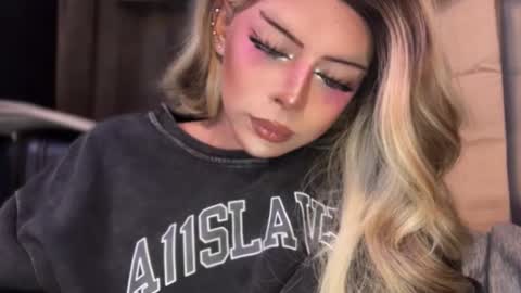 Snapshot of meetmehalfway888 chatting on 03-12-26, 05:30 GODDESS OF ALL GODDESSES online show from 03-12-26, 05:30