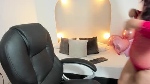 Snapshot of megan__monroe chatting on 09-20-25, 03:02 megan__monroe online show from 09-20-25, 03:02