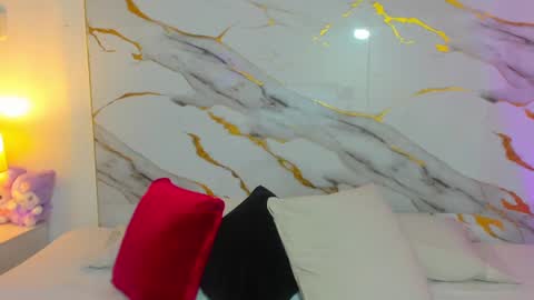 Snapshot of megan__monroe chatting on 10-27-25, 10:14 megan__monroe online show from 10-27-25, 10:14