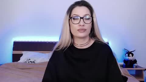 Megan Blazee  online show from 12-22-24, 09:20