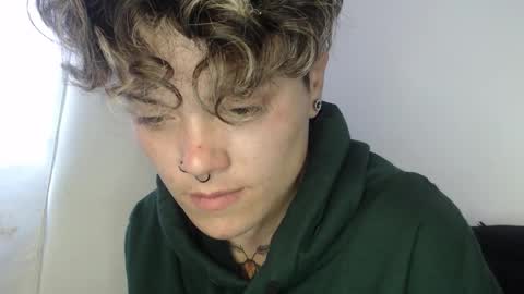 Megan and sophi online show from 12-03-25, 09:46