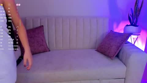 Snapshot of megan_cooper28 chatting on 06-17-26, 07:15 MEGAN COOPER online show from 06-17-26, 07:15