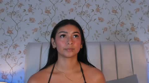 Snapshot of megan_cruzgb chatting on 02-04-25, 01:45 Carolina Paez online show from 02-04-25, 01:45
