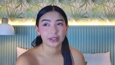 Snapshot of megan_cruzgb chatting on 07-28-26, 04:39 Carolina Paez online show from 07-28-26, 04:39