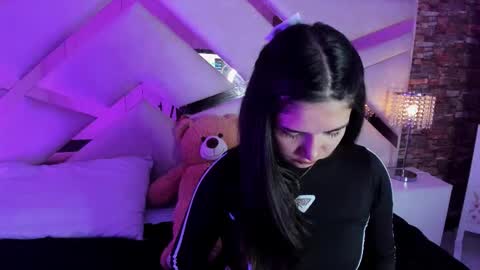     online show from 11-05-25, 11:43