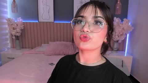 Snapshot of megan_moore__ chatting on 02-04-25, 04:08 online show from 02-04-25, 04:08