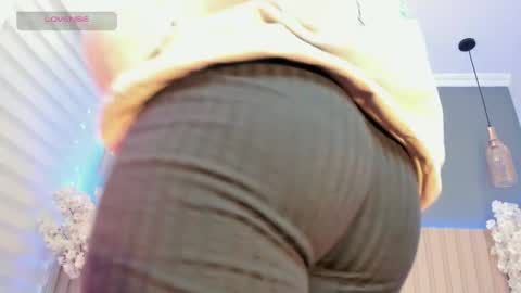 Snapshot of megan_moore__ chatting on 02-08-25, 12:06 online show from 02-08-25, 12:06