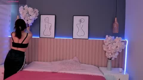 Snapshot of megan_moore__ chatting on 02-11-25, 12:05 online show from 02-11-25, 12:05