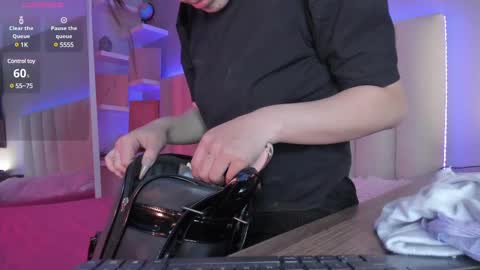 Snapshot of megan_moore__ chatting on 03-04-25, 11:40 online show from 03-04-25, 11:40