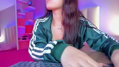 Snapshot of megan_moore__ chatting on 03-06-25, 11:36 online show from 03-06-25, 11:36