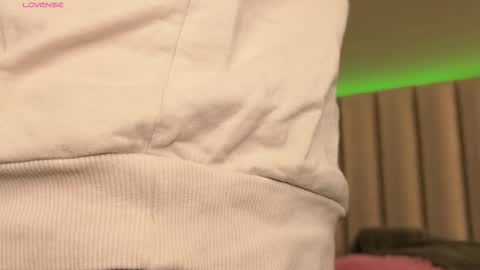 Snapshot of megan_moore__ chatting on 09-09-25, 12:37 online show from 09-09-25, 12:37