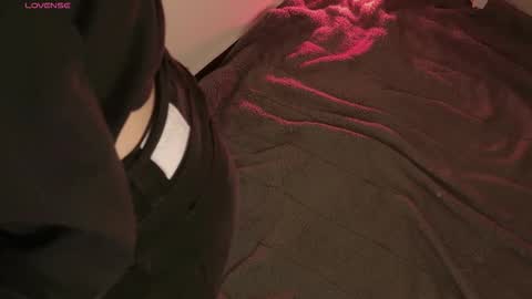 Snapshot of megan_moore__ chatting on 09-10-25, 12:16 online show from 09-10-25, 12:16