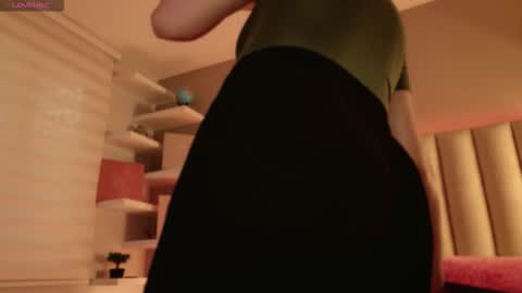 Snapshot of megan_moore__ chatting on 09-15-25, 12:05 online show from 09-15-25, 12:05