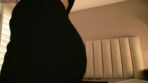 Snapshot of megan_moore__ chatting on 10-01-25, 12:11 online show from 10-01-25, 12:11