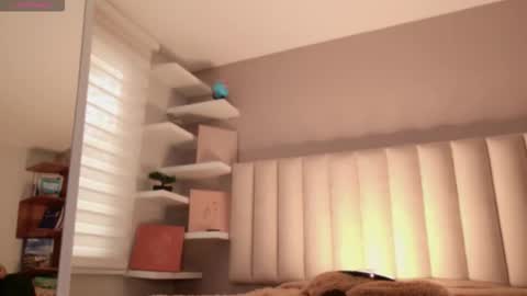 Snapshot of megan_moore__ chatting on 10-09-25, 12:14 online show from 10-09-25, 12:14