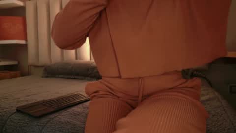 Snapshot of megan_moore__ chatting on 10-15-25, 12:05 online show from 10-15-25, 12:05