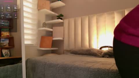 Snapshot of megan_moore__ chatting on 10-21-25, 12:06 online show from 10-21-25, 12:06