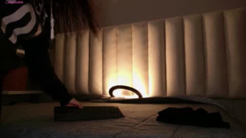 Snapshot of megan_moore__ chatting on 11-13-25, 12:04 online show from 11-13-25, 12:04