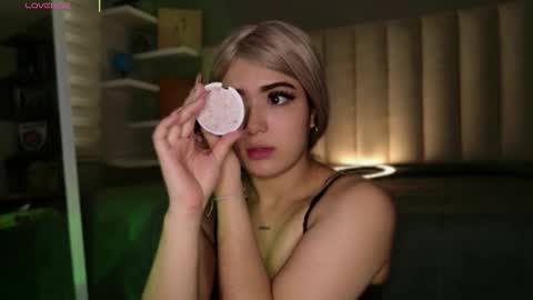 Snapshot of megan_moore__ chatting on 02-13-26, 02:02 online show from 02-13-26, 02:02