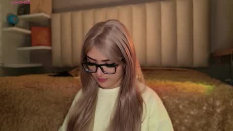 Snapshot of megan_moore__ chatting on 02-20-26, 01:44 online show from 02-20-26, 01:44