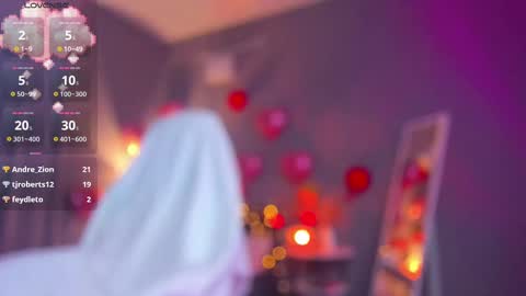 Megan Nelson online show from 03-05-25, 01:17