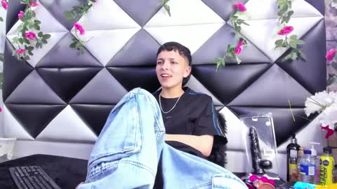 Snapshot of megan_thompsonn_ chatting on 10-09-25, 02:42 megan_thompsonn_ online show from 10-09-25, 02:42