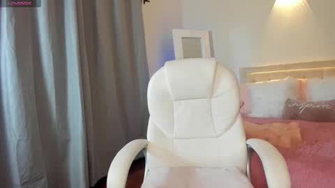 Snapshot of meganconnor_ chatting on 03-15-26, 02:50 Megan online show from 03-15-26, 02:50