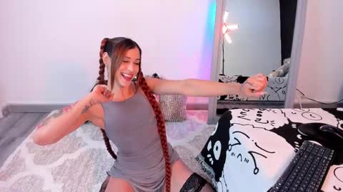 Snapshot of meganfooster chatting on 02-03-26, 11:21 Emma Cyrus online show from 02-03-26, 11:21