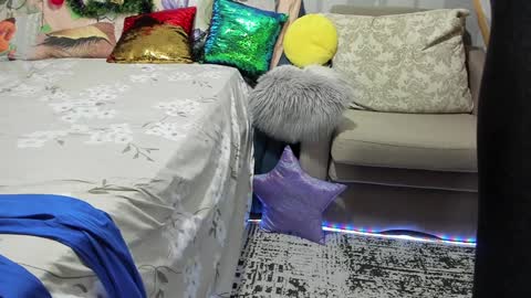 Snapshot of meganfox3325 chatting on 01-06-25, 08:03 Nicki--------- Welcome to my Room online show from 01-06-25, 08:03