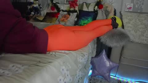Snapshot of meganfox3325 chatting on 01-14-25, 06:07 Nicki--------- Welcome to my Room online show from 01-14-25, 06:07