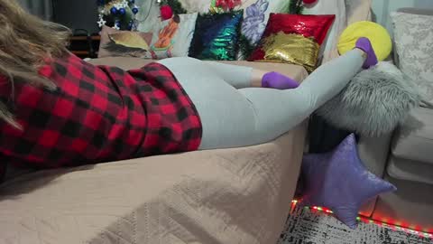 Snapshot of meganfox3325 chatting on 01-18-25, 06:10 Nicki--------- Welcome to my Room online show from 01-18-25, 06:10