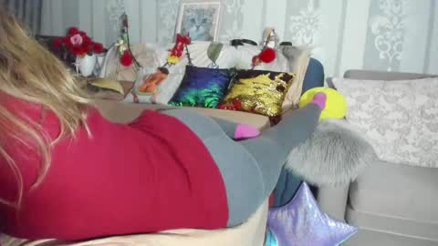 Snapshot of meganfox3325 chatting on 02-13-25, 06:48 Nicki--------- Welcome to my Room online show from 02-13-25, 06:48