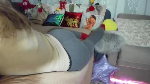 Snapshot of meganfox3325 chatting on 02-25-25, 06:20 Nicki--------- Welcome to my Room online show from 02-25-25, 06:20
