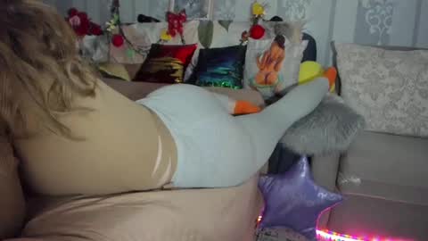 Snapshot of meganfox3325 chatting on 02-27-25, 05:58 Nicki--------- Welcome to my Room online show from 02-27-25, 05:58
