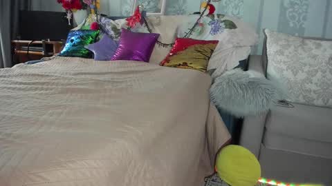 Snapshot of meganfox3325 chatting on 10-13-25, 07:52 Nicki--------- Welcome to my Room online show from 10-13-25, 07:52