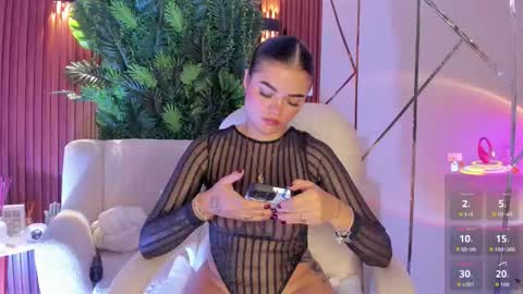 Snapshot of meganfox9 chatting on 02-11-26, 05:29 Megan Nice to meet you online show from 02-11-26, 05:29