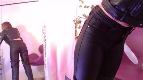 Snapshot of meganlk chatting on 11-15-25, 04:47 MEGAN online show from 11-15-25, 04:47