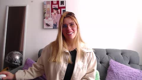 Snapshot of meganlk chatting on 01-16-26, 07:18 MEGAN online show from 01-16-26, 07:18