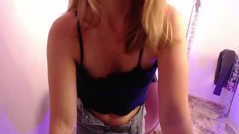 Snapshot of meganlk chatting on 06-07-26, 11:14 MEGAN online show from 06-07-26, 11:14