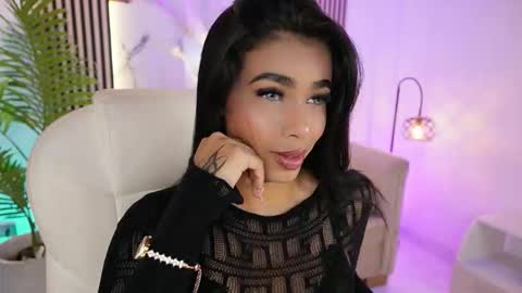 Snapshot of meganlowell chatting on 11-21-25, 07:12 Megan Lowell online show from 11-21-25, 07:12