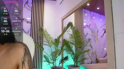 Snapshot of meganlowell chatting on 12-20-25, 06:59 Megan Lowell online show from 12-20-25, 06:59