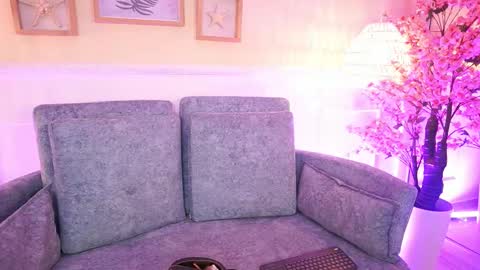 Snapshot of meganlowell chatting on 02-14-26, 07:10 Megan Lowell online show from 02-14-26, 07:10