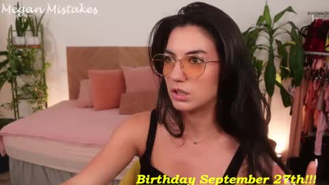 Snapshot of meganmistakes chatting on 09-15-25, 09:59 Megan Mistakes online show from 09-15-25, 09:59