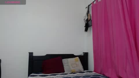 Snapshot of megann556 chatting on 12-27-24, 12:45 Megan and Brad online show from 12-27-24, 12:45