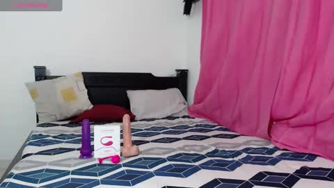 Snapshot of megann556 chatting on 01-09-25, 02:07 Megan and Brad online show from 01-09-25, 02:07