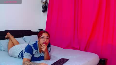 Snapshot of megann556 chatting on 01-20-25, 02:46 Megan and Brad online show from 01-20-25, 02:46