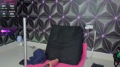 Snapshot of megann_9 chatting on 12-18-25, 11:49 Megan online show from 12-18-25, 11:49