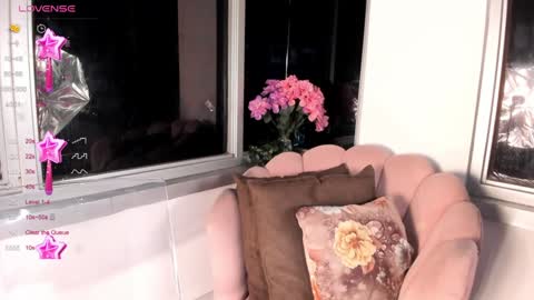 Snapshot of megann__sweet chatting on 01-07-25, 10:32 Mara online show from 01-07-25, 10:32