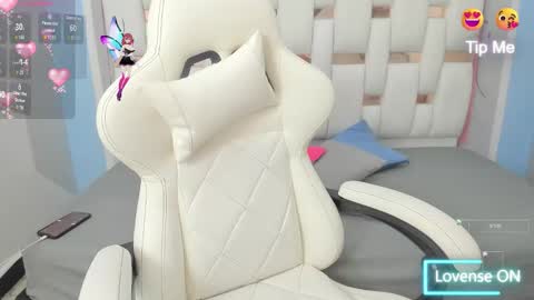 Snapshot of meganqueen2 chatting on 11-07-25, 06:19 Megan Queen online show from 11-07-25, 06:19