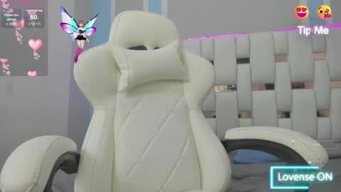 Snapshot of meganqueen2 chatting on 11-08-25, 12:16 Megan Queen online show from 11-08-25, 12:16